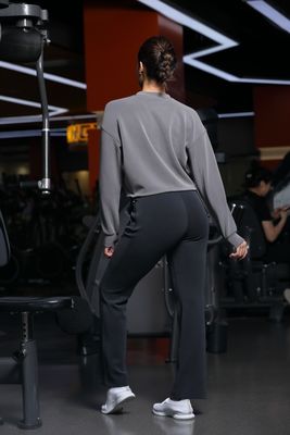 주머니가 있는 여성용 고층 플레어 바지